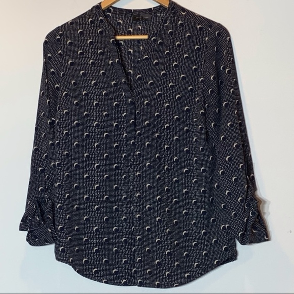 EUC The Limited button down navy blue and cream blouse
